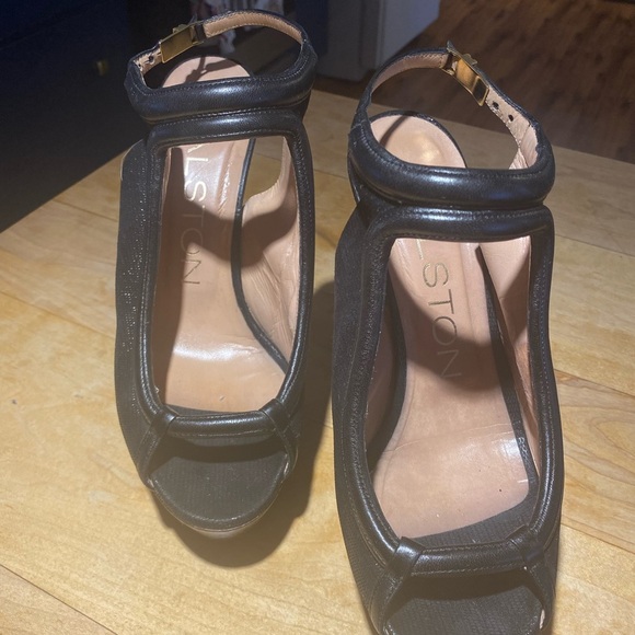 HALSTON platform heels - Picture 2 of 3